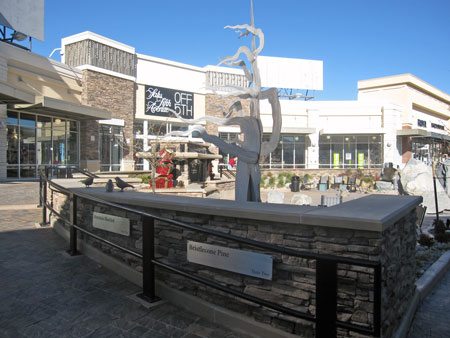 note the state tree and state bird