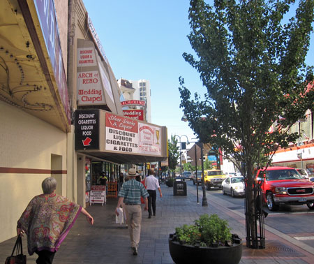 wd_mother_chases_groom